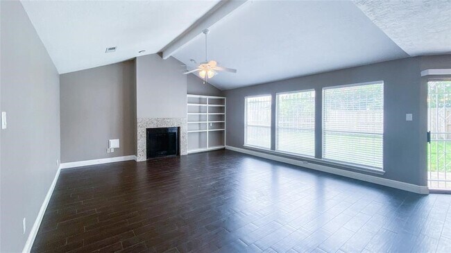 Foto del edificio - 9619 Sharpcrest St