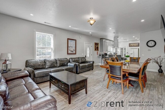 Building Photo - 4 br, 3.5 bath House - 785 Brush Creek Ln,...