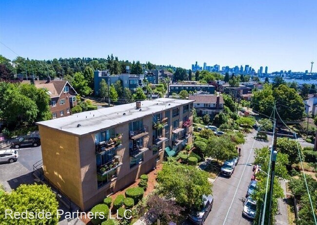 Building Photo - 2800 Franklin Ave E
