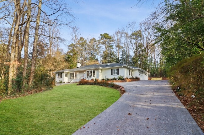 Front - 1027 Peachtree Battle Ave NW House