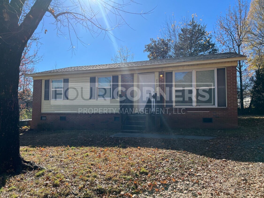 Foto principal - Lovely 3 bedroom 1 bath home