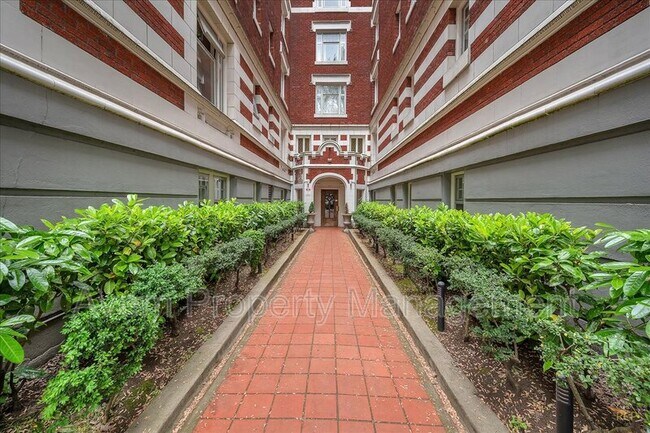 Foto del edificio - 1811 NW Couch St