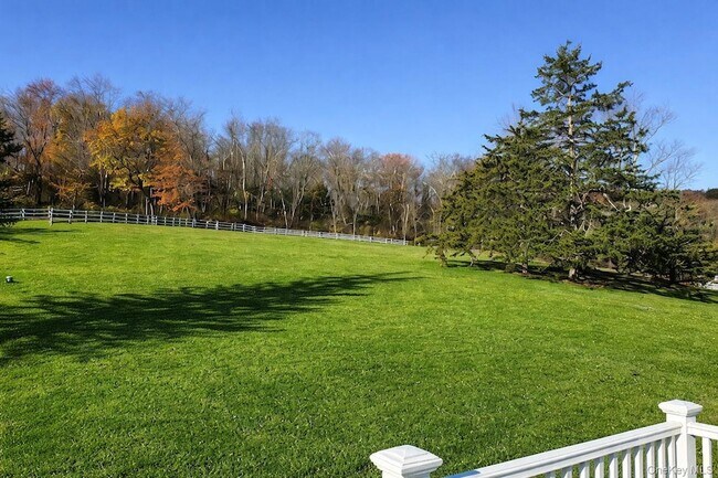 Foto del edificio - 492 Mooney Hill Rd