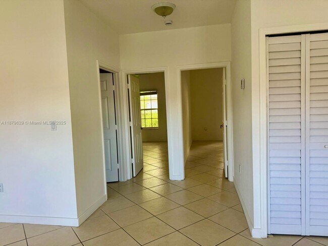 Foto del edificio - 3019 SW 23rd St