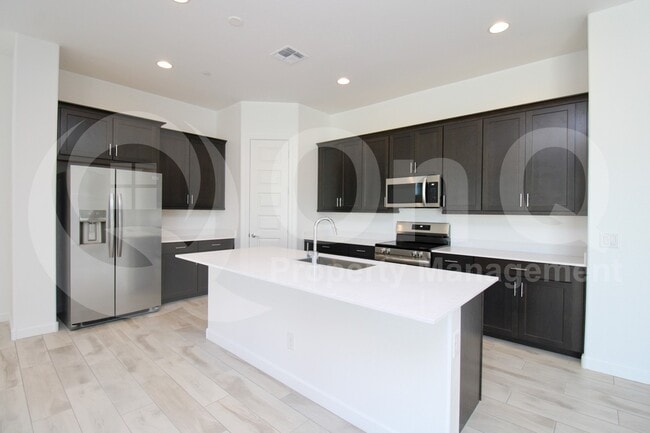 Photo - 3871 E Rainbow Dr House