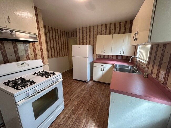 Building Photo - Beautiful 2 Bedroom Home in Sunset Acres