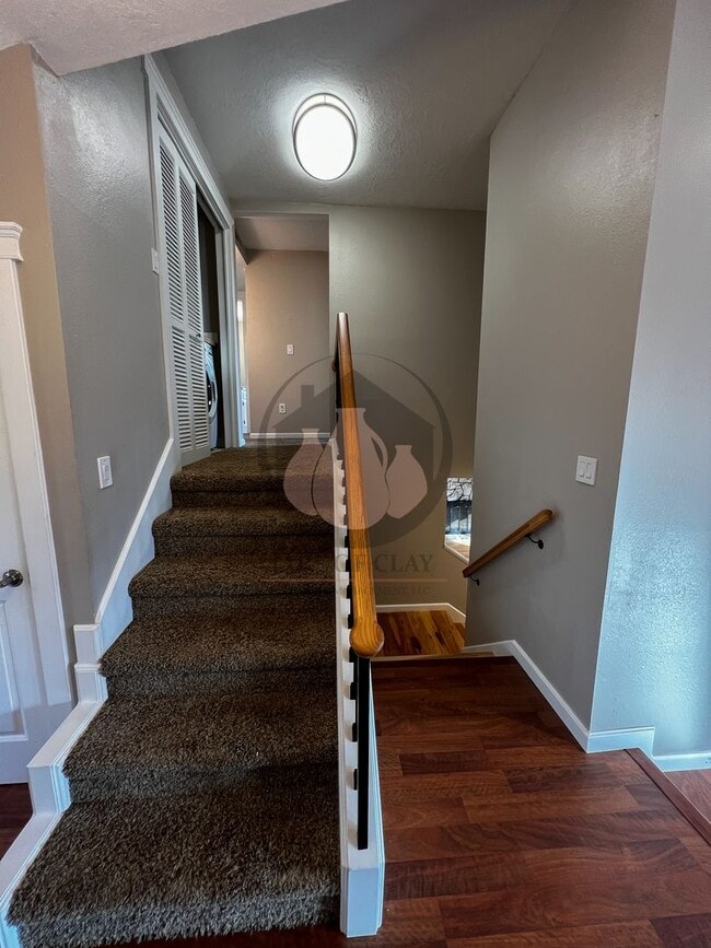 Building Photo - Beautiful South Salem Home-