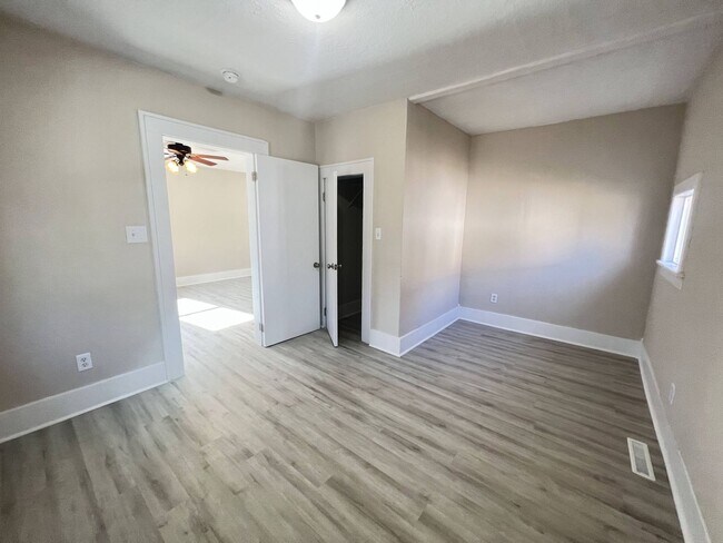Foto del edificio - 2 Bed 1 Bath Springfield, MO