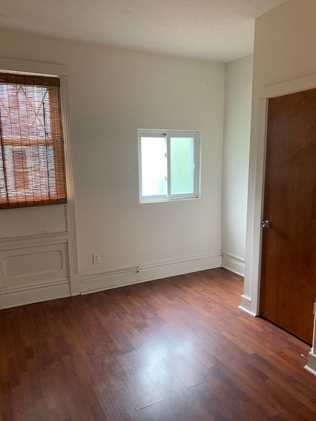 Foto del edificio - 3950-3952 Woolslayer