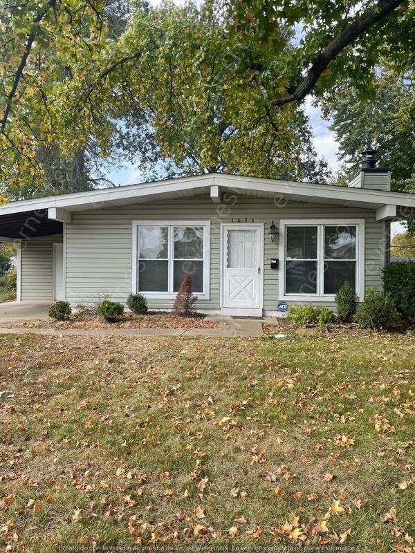 Primary Photo - 1695 Beverly Dr