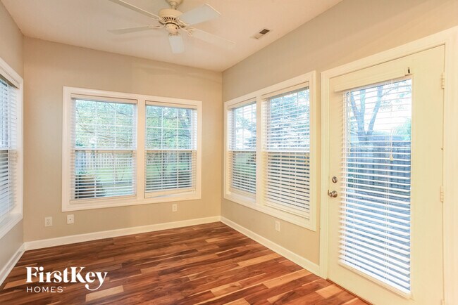 Foto del edificio - 3776 White Cliff Way