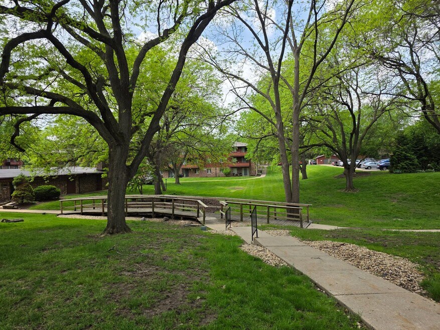 Riverwood Apartments