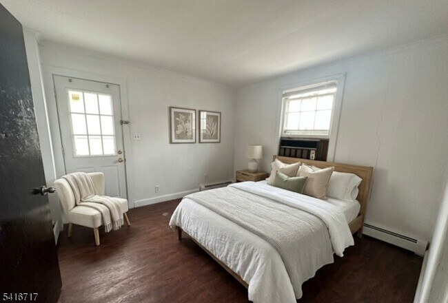 Foto del edificio - 244 W Scott Ave