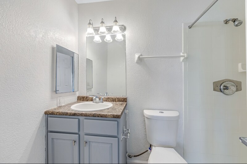 Foto principal - 8880 Old Kings Rd S