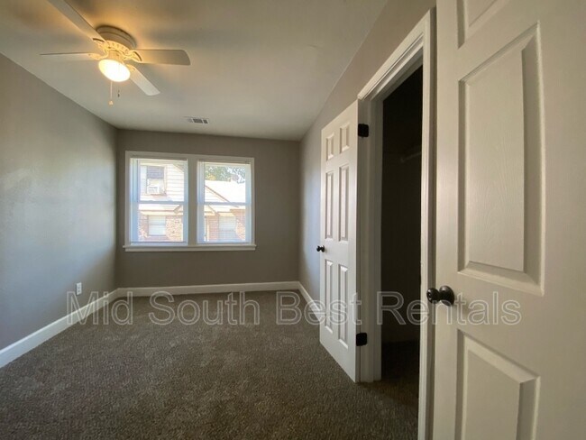 Foto del edificio - 1348 Chadwick Cir