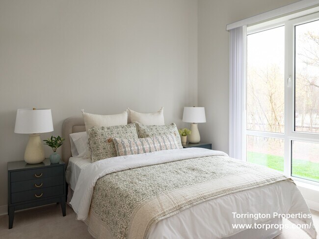 Building Photo - 289 Walk Hill St