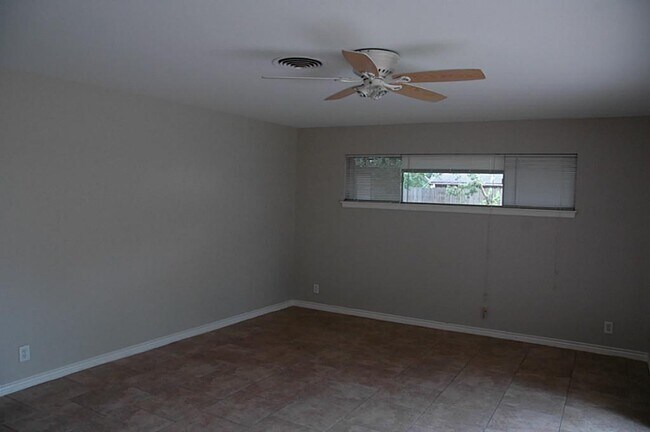 Foto del edificio - 7514 Romney Rd