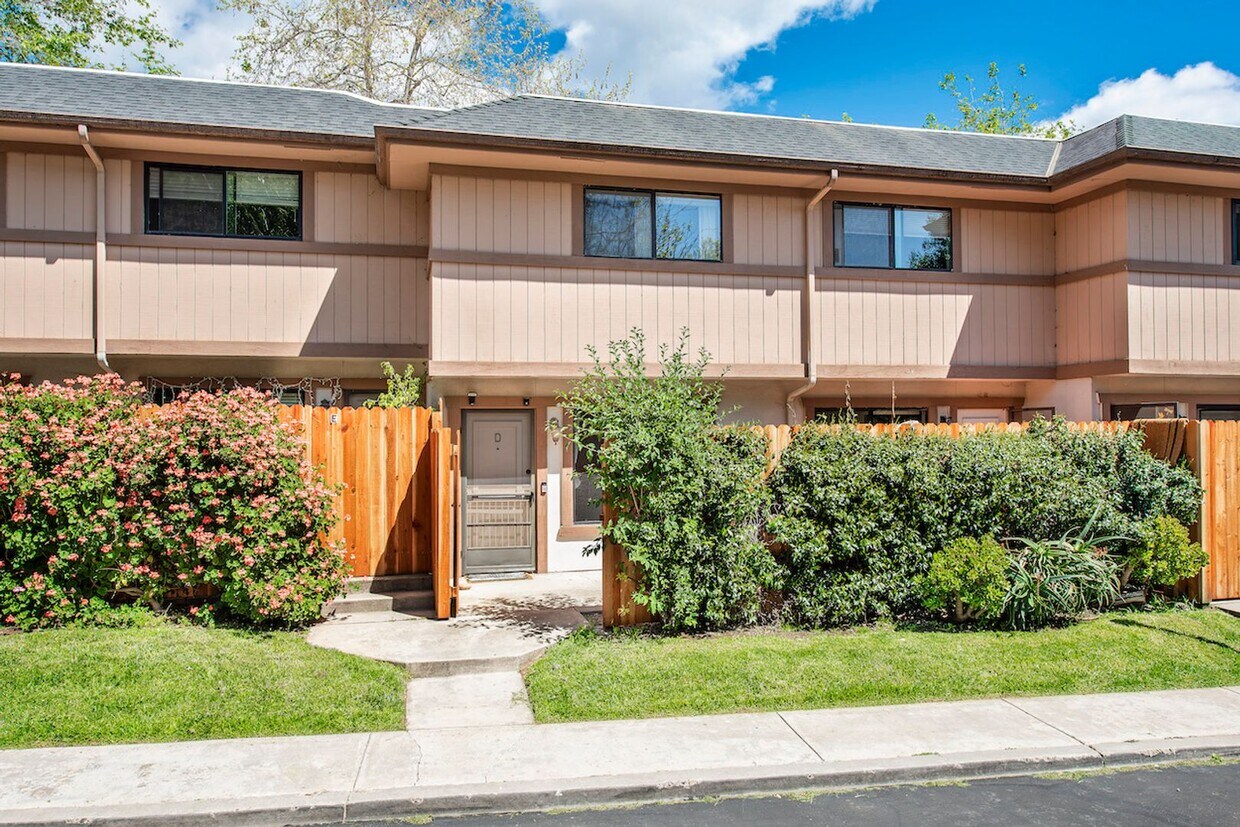 Foto principal - Beachside Living in Santa Barbara – 2-Bedr...
