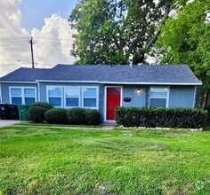 Building Photo - 2726 Stallings Dr