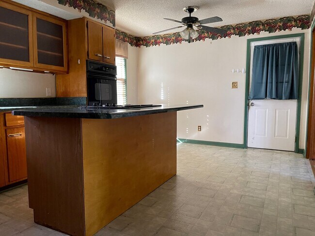 Foto del edificio - 2803 Brett Rd NW