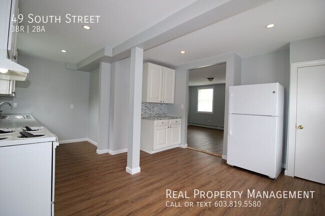 Foto del edificio - Spacious 3 Bedroom Townhouse in Rollinsford!