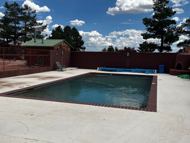 Foto del edificio - Unfurnished, 1-year long-term rental