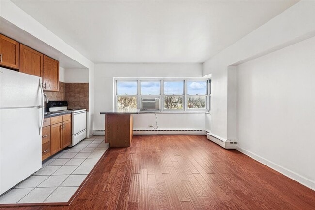 Foto del edificio - 4980 N Marine Dr