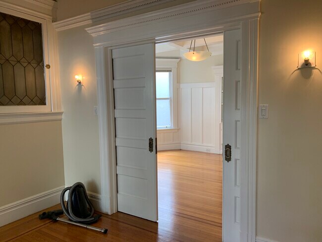 Building Photo - 3111 Jackson St
