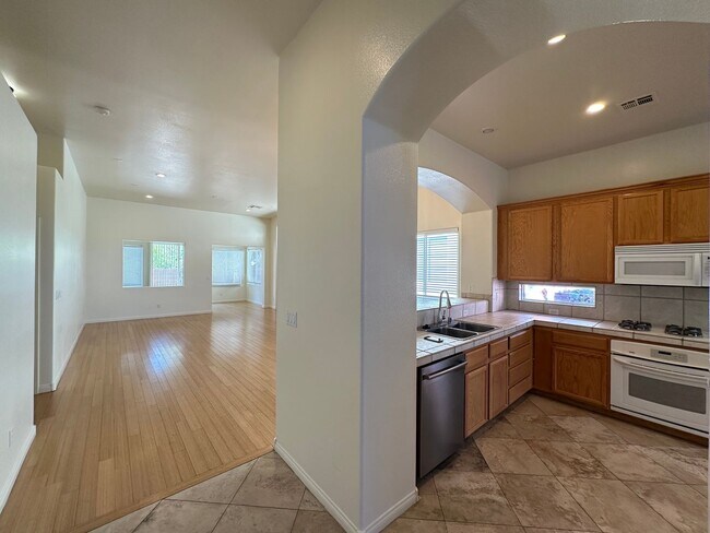 Building Photo - SEDONA AT SOUTHWEST RANCH