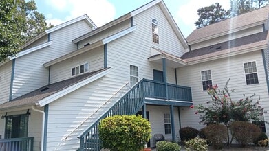 Building Photo - 4344 Spa Dr