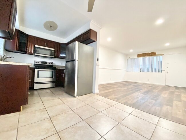 Building Photo - 10839 Morrison St North Hollywood, CA 91601