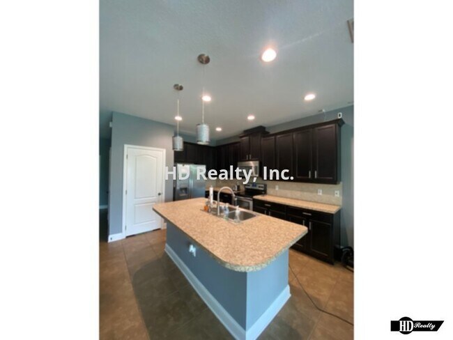 Building Photo - Beautiful 3 Bedroom 2.5 Bath Townhome Grea...