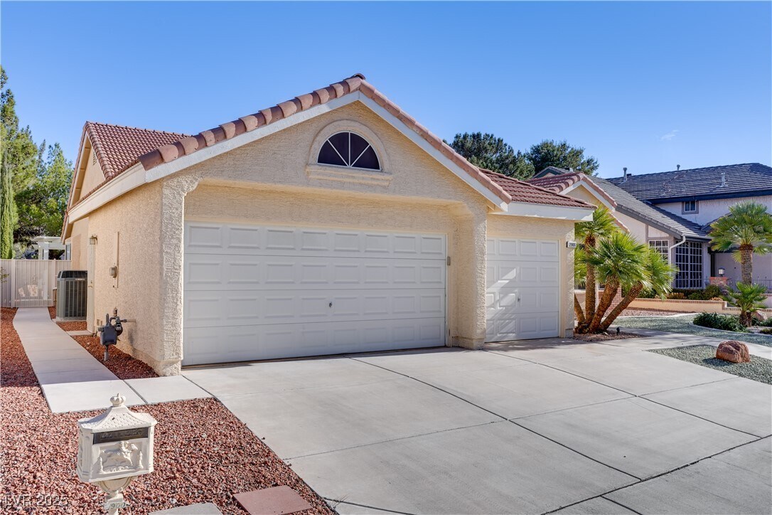 Foto principal - 2900 Mellow Breeze St