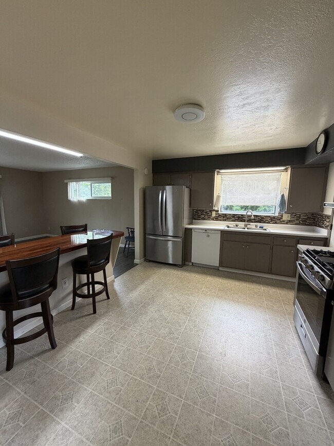 Foto del edificio - 2409 Pomo Ct