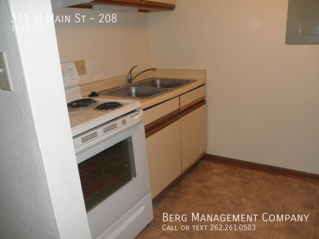 Building Photo - 331 W Main St