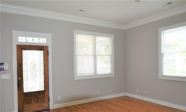 Foto del edificio - 242 Dodd Ave SW