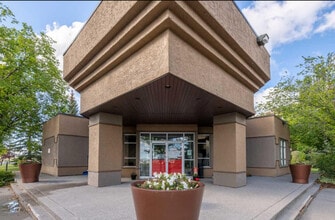 Building Photo - 122-122 Village Heights SW