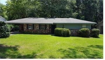 Beautiful 3/2 - 1831 Gillespie Dr