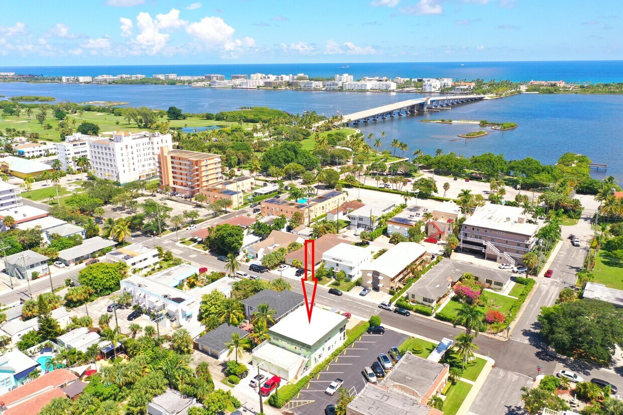 121 S Lakeside Dr Unit 2, Lake Worth, FL 33460 Room for Rent in Lake