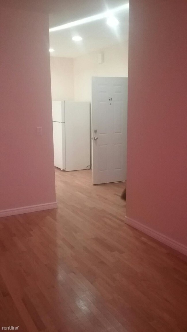 Foto del edificio - 160 Tompkins Ave