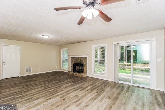 Building Photo - 5824 Stonehaven Dr NW
