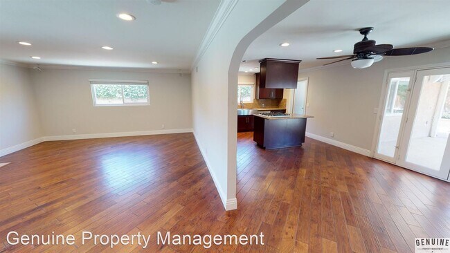 Building Photo - 4 br, 2 bath House - 2321 East Monroe Avenue