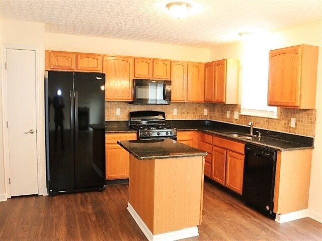 Foto del edificio - 4513 Edgarton Drive