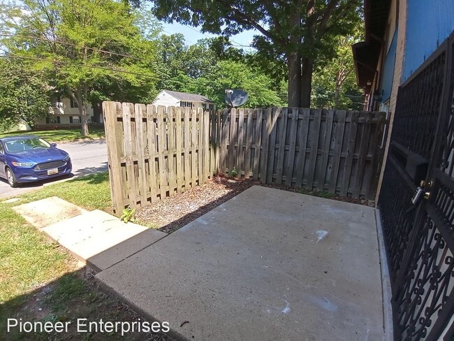 Foto del edificio - 2 br, 1.5 bath House - 2312 Ewing Avenue #5