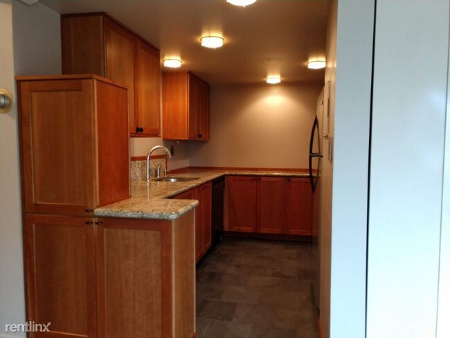 Foto del edificio - 2 br, 1 bath Condo - 11015 Lake Ave. 3 Unit 3