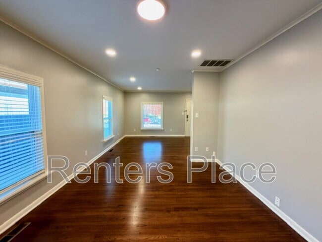 Building Photo - 1528 S St Louis Ave