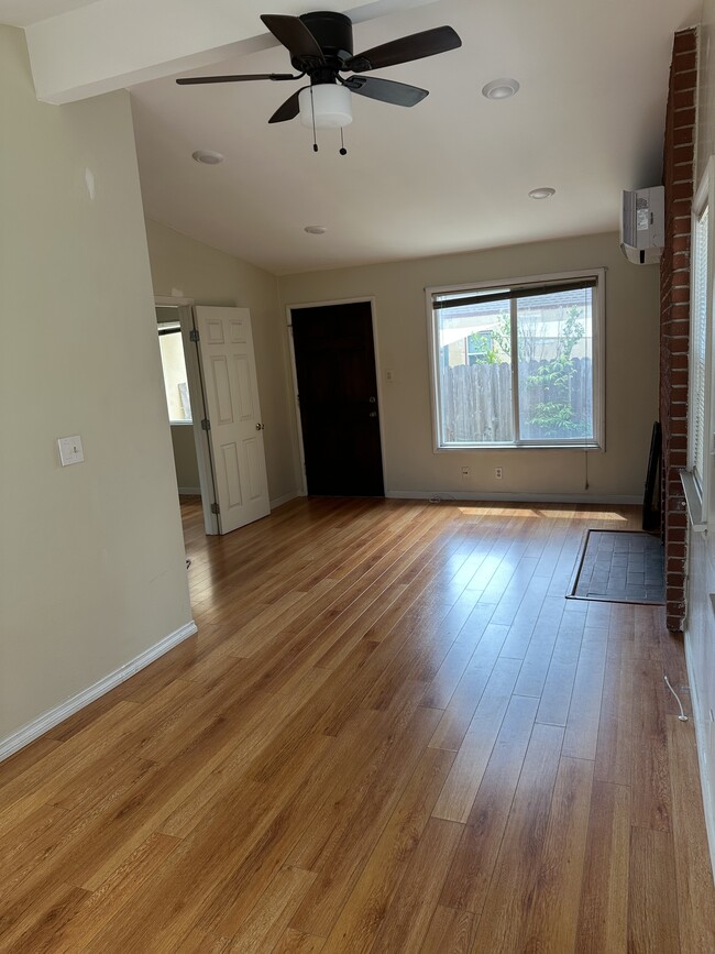 Building Photo - 3858 Bentley Ave