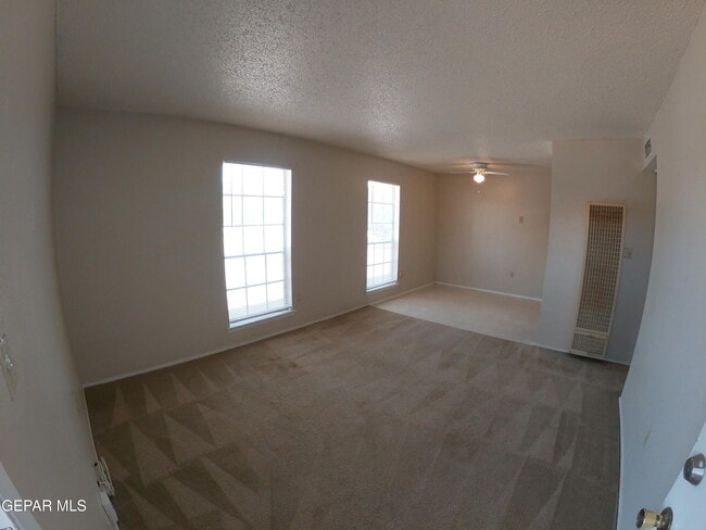 Foto del edificio - 1905 Karen Sue Pl