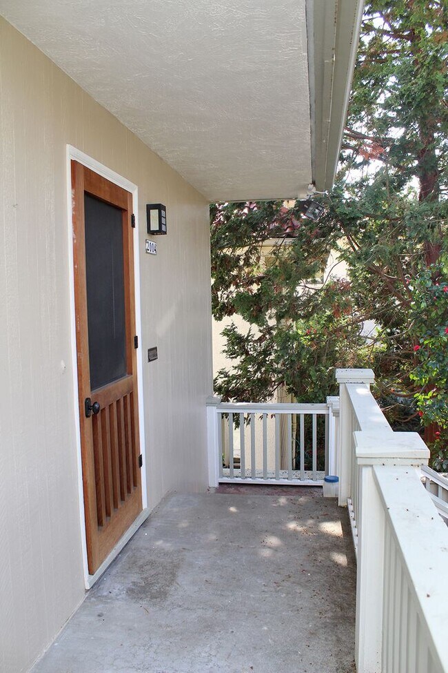 Foto del edificio - 2002-2012 NE 22nd Ave