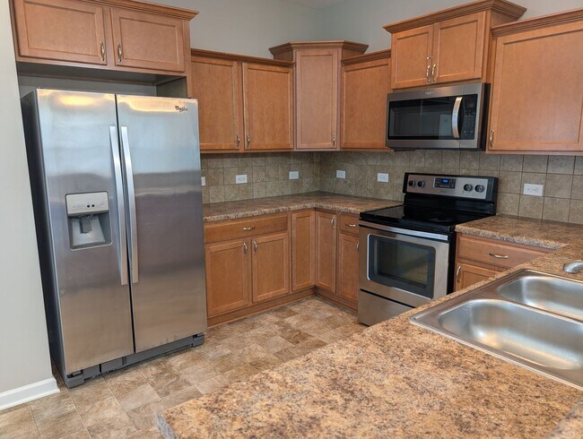 Foto del edificio - Pristine, move in ready Home located in th...